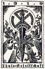 Emblem der Thule-Gesellschaft: Hakenkreuz mit Strahlenkranz hinter einem blanken Schwert