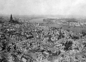 Zerstörung der Innenstadt von Köln März 1945