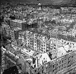 US-Luftbild 1945 Würzburg Stadtmitte: Zerstörung durch Bombardierungen