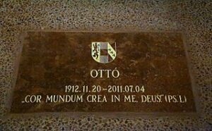 Herzgrab Otto von Habsburgs in der Benediktinerabtei Pannonhalma