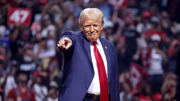 Donald Trump und sein Wahlsieg zum US-Präsidenten: Trump-Kundgebung in Arizona, 2024