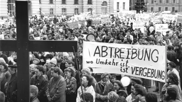 Papst Franziskus zur Frage der Abtreibung: Proklamationsmarsch am Buß- und Bettag in Berlin im November 1990.