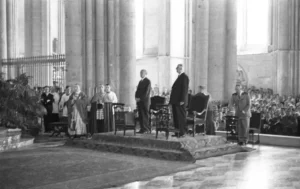 Konrad Adenauer und Charles de Gaulle in der Kathedrale zu Reims