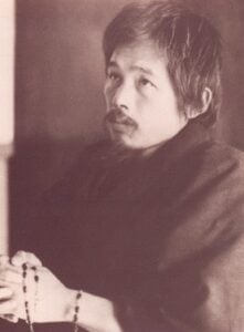 Paul Takashi Nagai 1946 bei der Trauer um seine verstorbene Frau