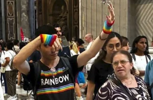 Sodom und Gomorrha im Petersdom: Sakrilegische Handlung eines LGBT+-Regenbogen-Sodomiten